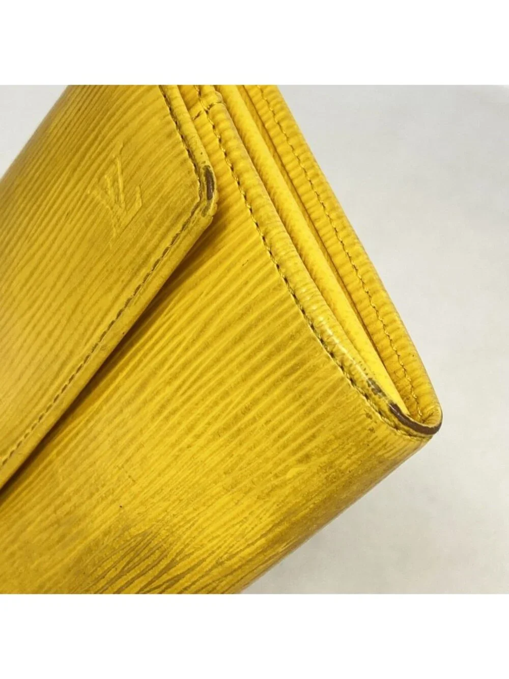 Louis Vuitton Wallet Epi Portefeuille Sarah Citron